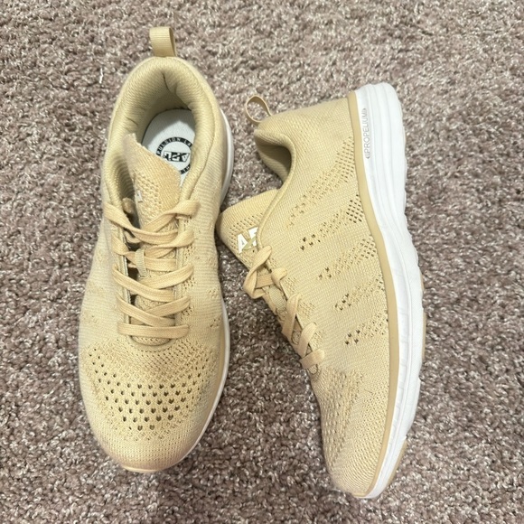 APL Lululemon Womens TechLoom Pro Shoe - Picture 2 of 4